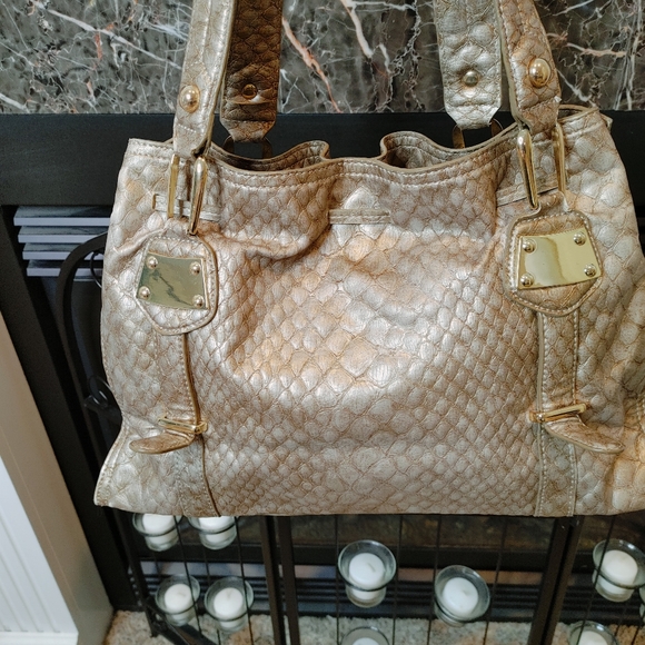 JESSICA SIMPSON LARGE FAUX SNAKESKIN TOTE SHOULDER BAG, METALLIC GOLD - Picture 10 of 15